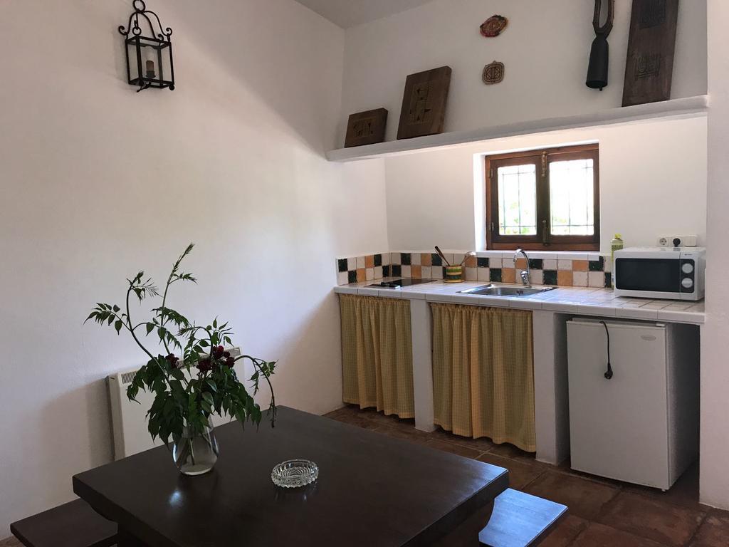 Cortijo Nuevo Alojamiento Rural Cuevas del Becerro Eksteriør billede